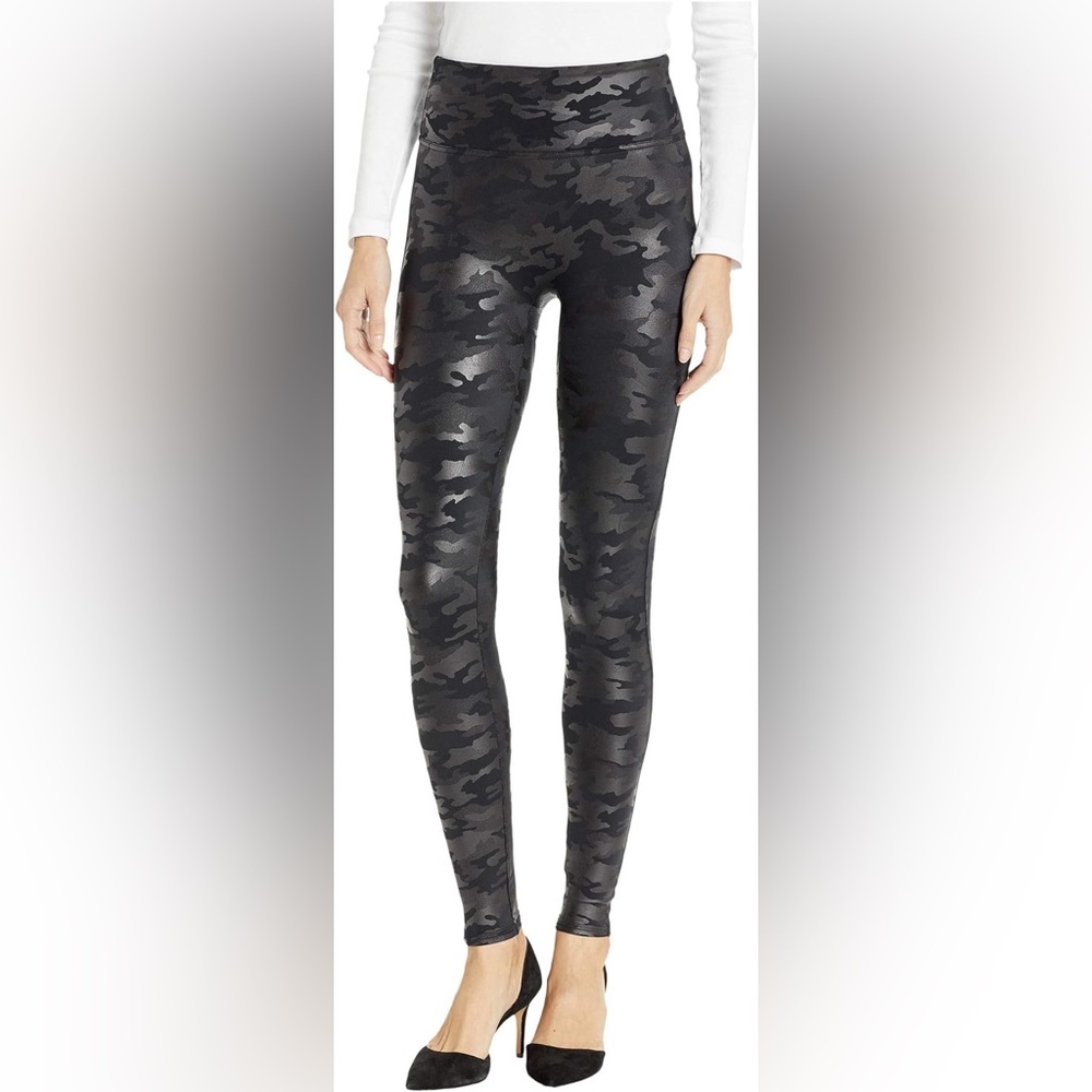 Spanx NWT Faux Leather Shine Leggings Black Multi Camo Small S/P